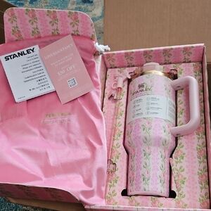NIB Stanley x LoveShackFancy Blooming Heirloom with Rose Gold Trim - 40oz